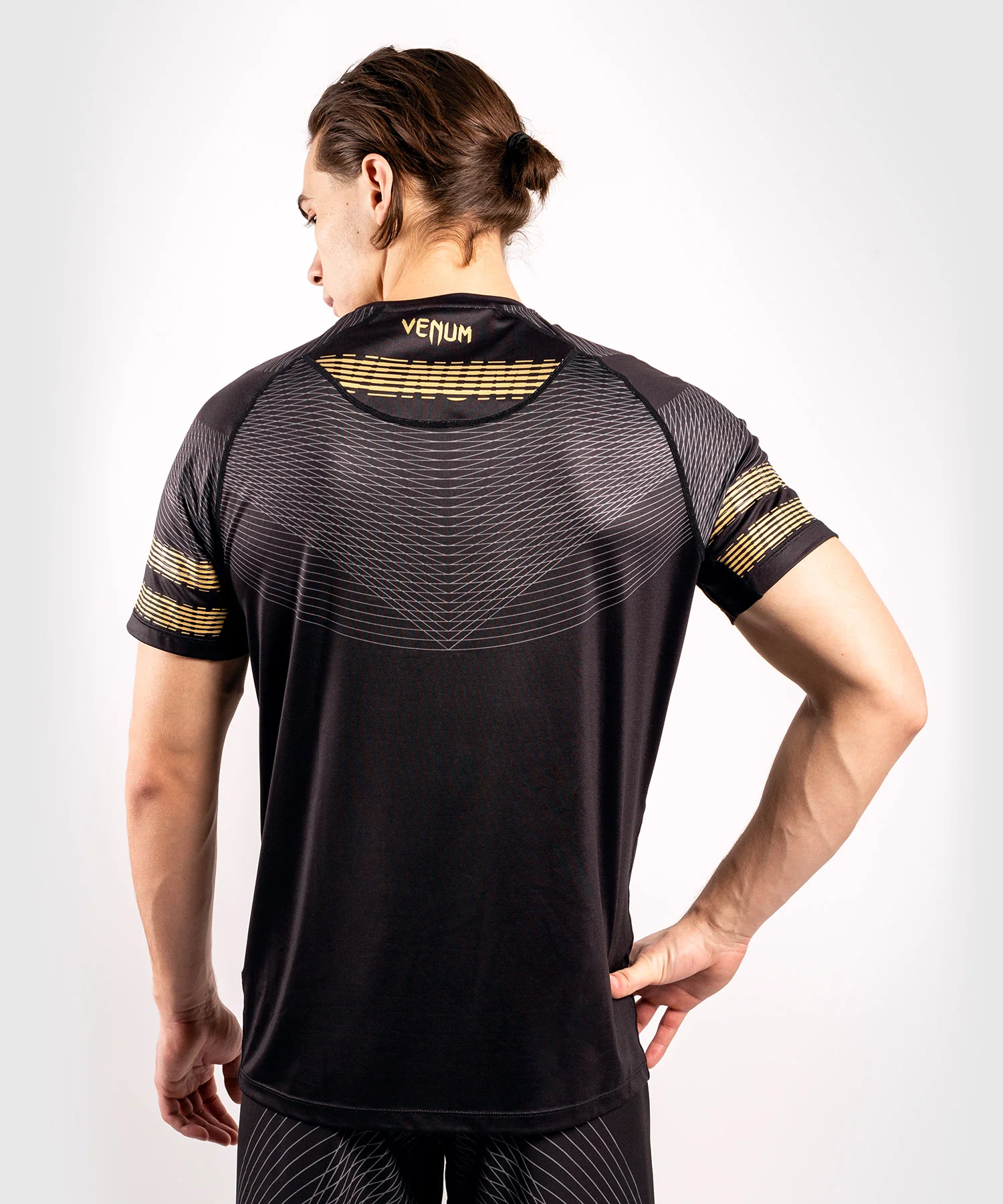 Venum Club 182 Dry Tech T-shirt - Black/Gold - Image 4