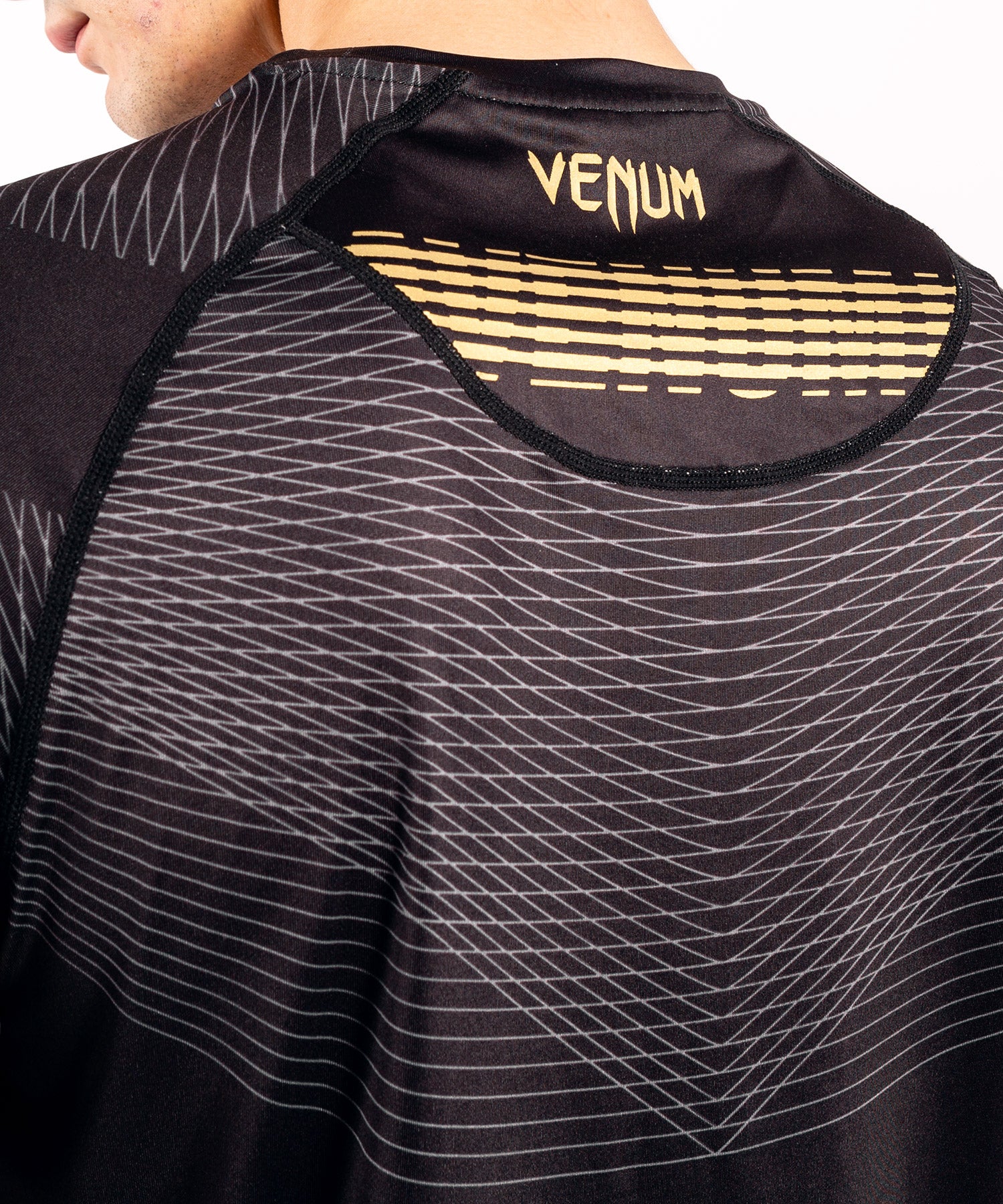 Venum Club 182 Dry Tech T-shirt - Black/Gold - Image 6