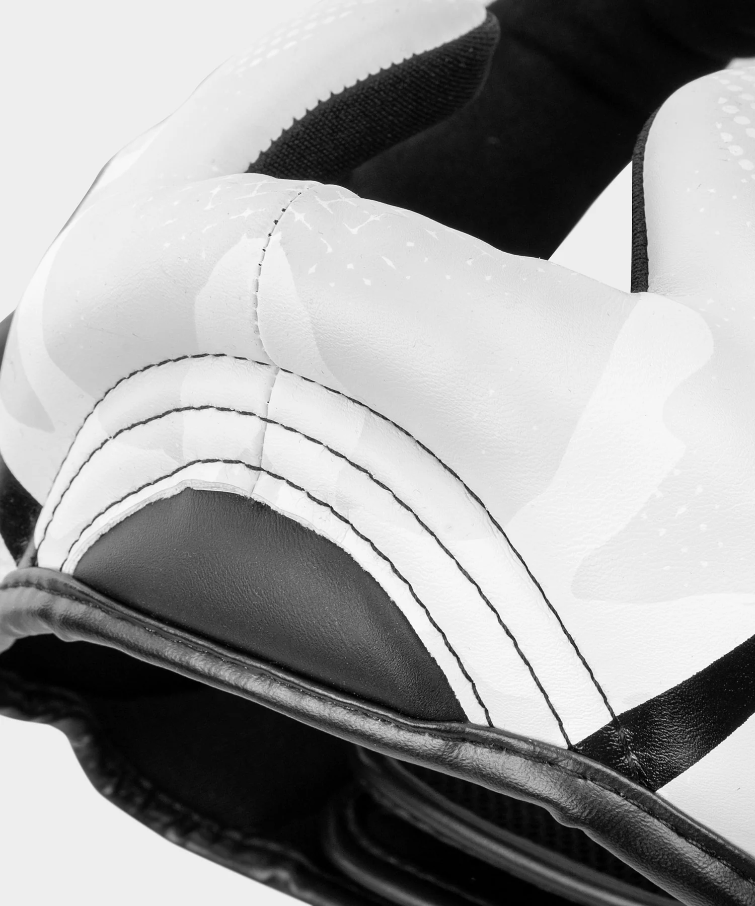 Venum Elite Boxing Headgear - Image 7
