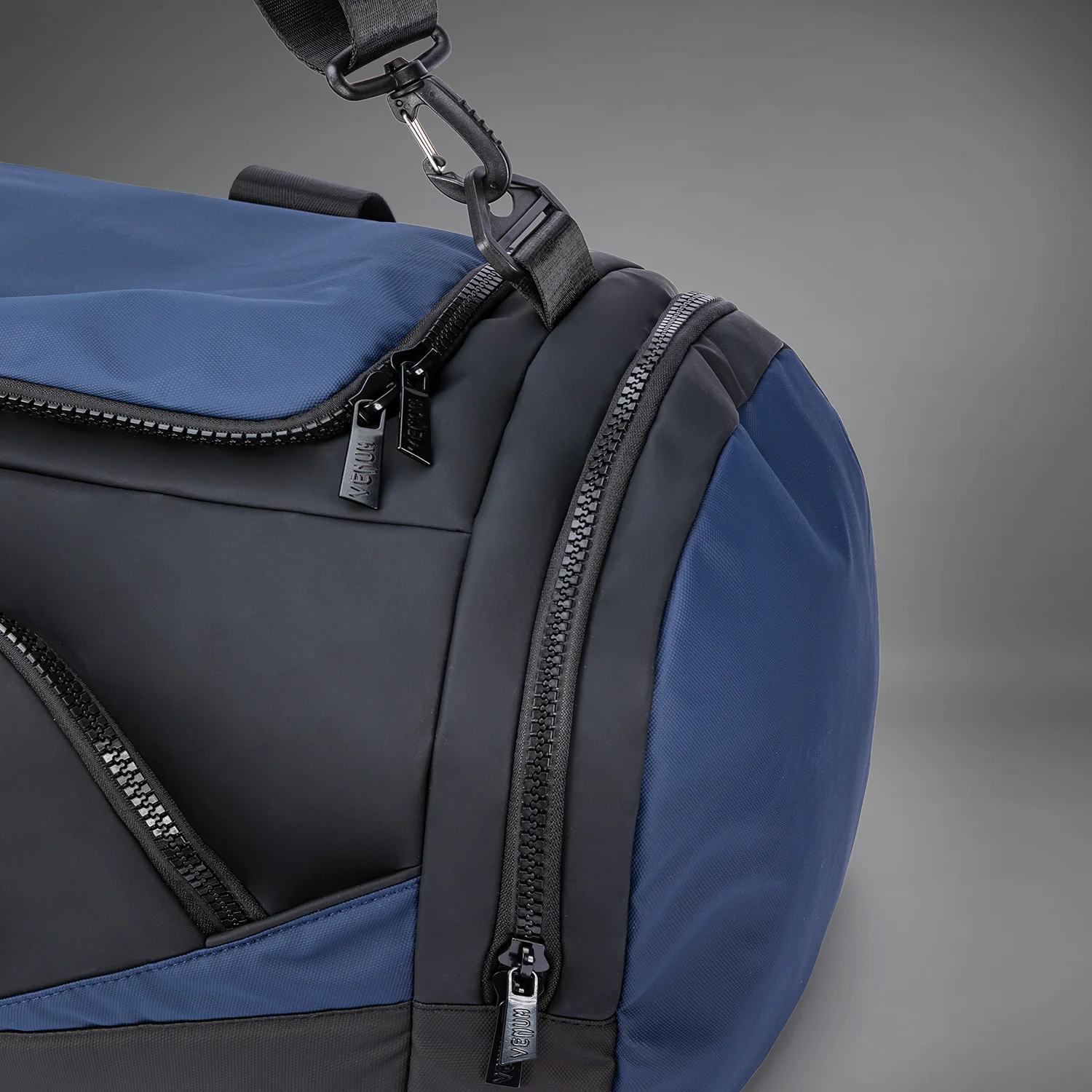Venum Evo 2 Trainer Lite Duffle Bag - Black/Blue - Image 5