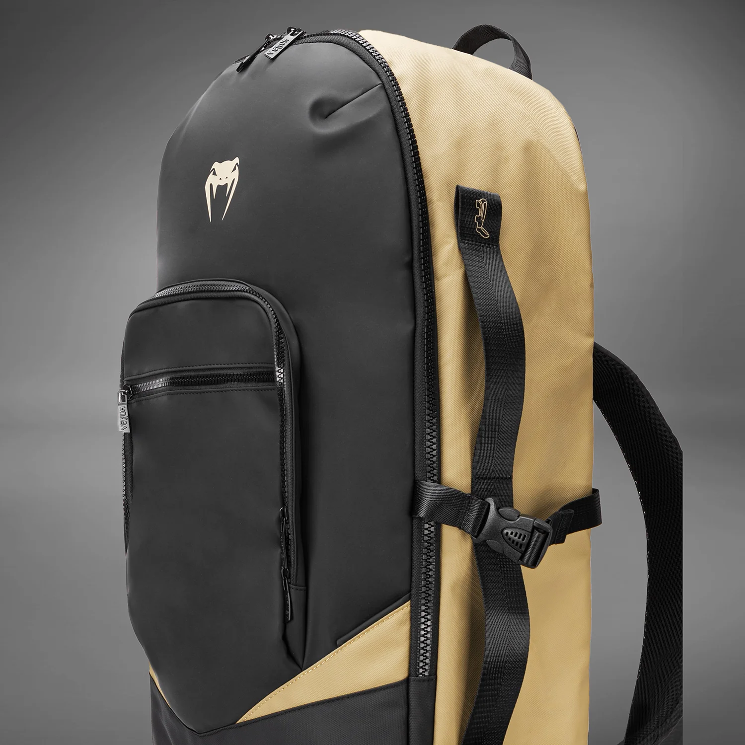 Venum Evo 2 Xtrem Backpack - Black/Sand - Image 5