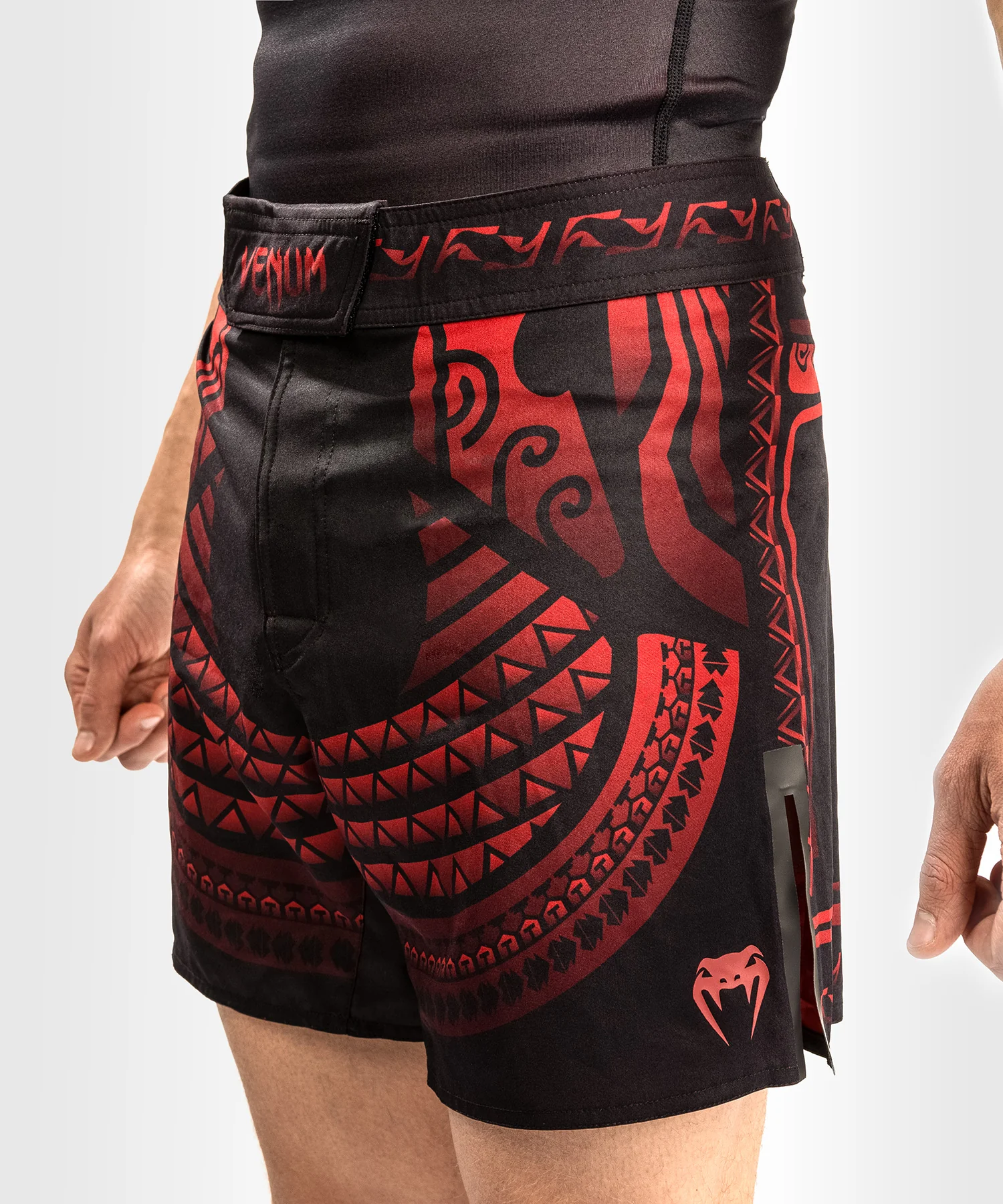 Venum Nakahi Fightshorts - Black/Red - Image 4