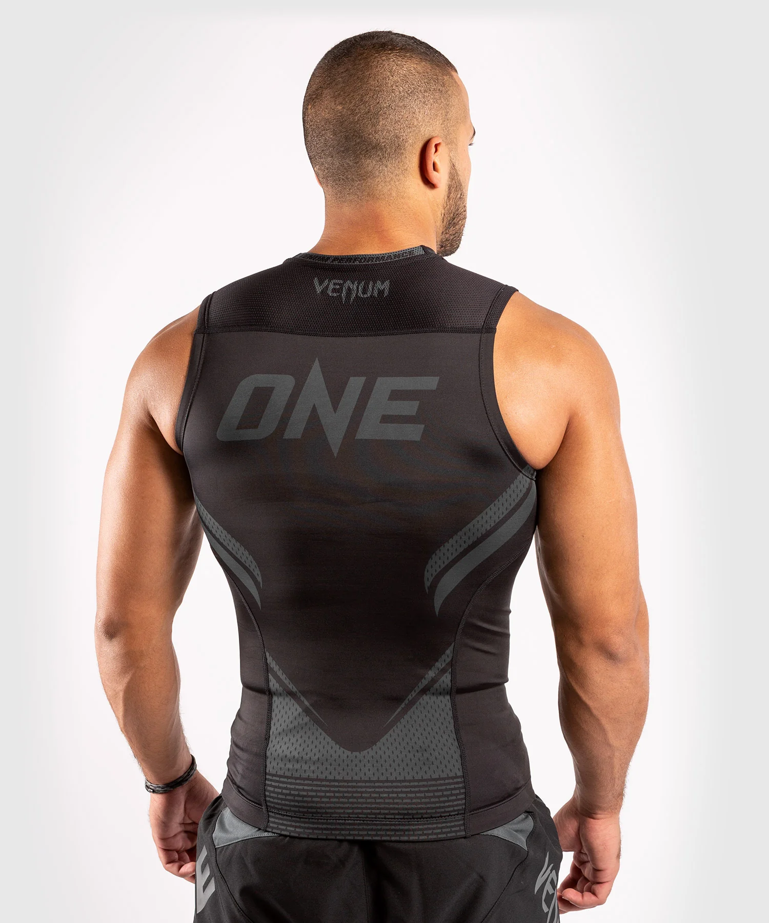 Venum ONE FC Impact Rashguard - sleeveless - Black/Black - Image 2