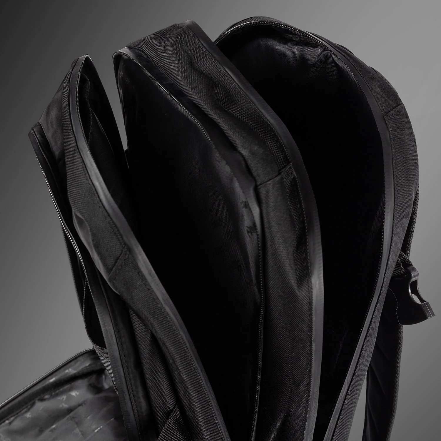 Venum Shockwave Backpack - Black - Image 5