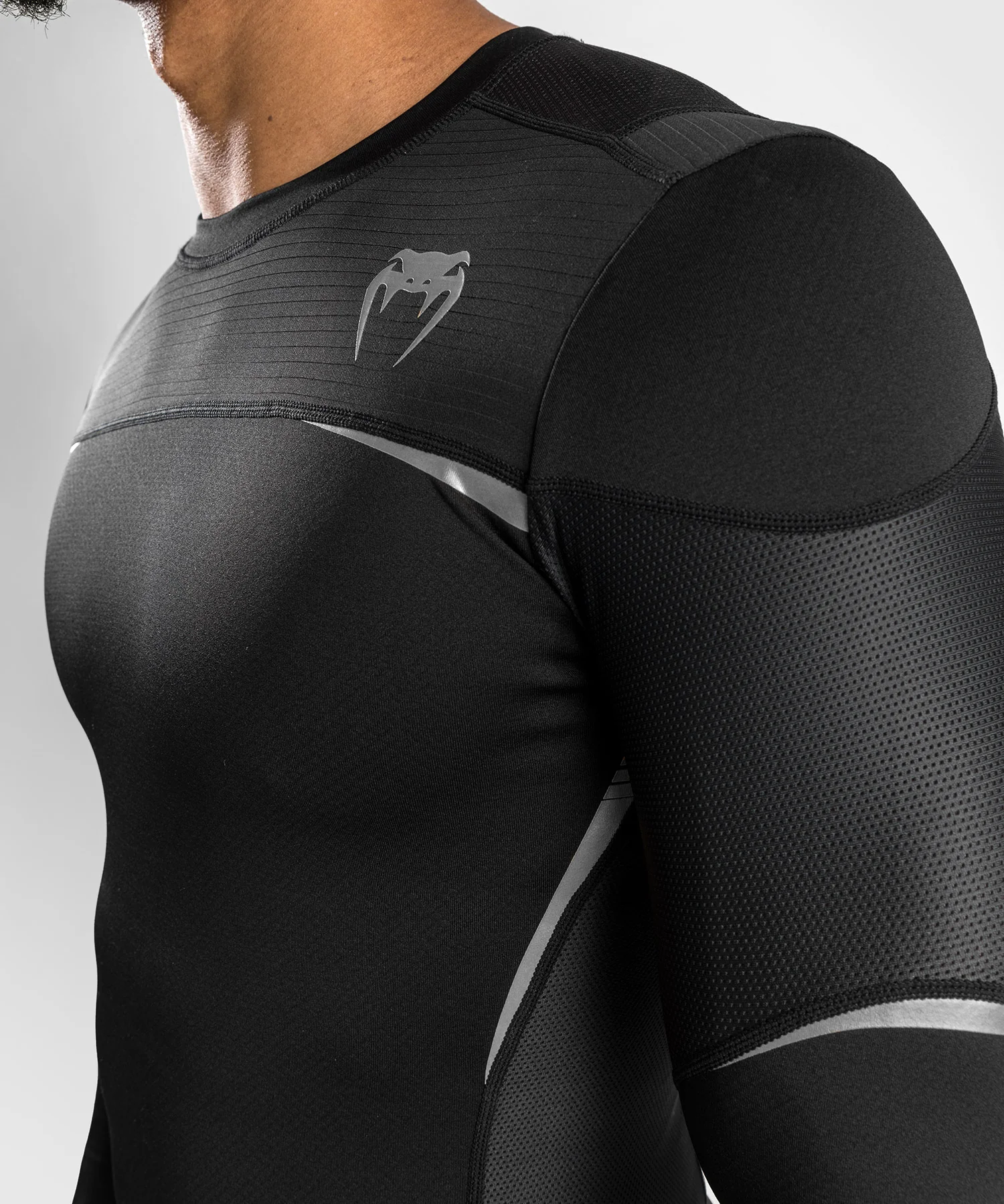Venum Tempest 2.0 Rashguard Long Sleeves – Black/Grey - Image 6