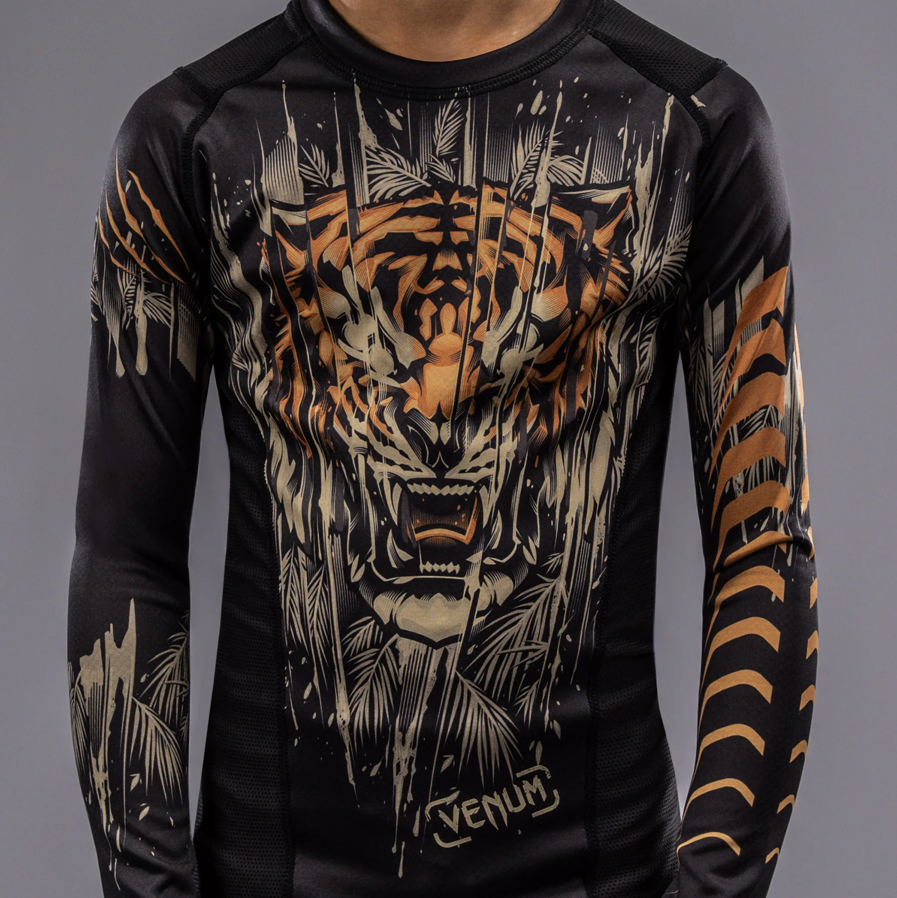 Venum Tiger Kids Long Sleeve Rashguard - Black/Neon Orange - Image 4
