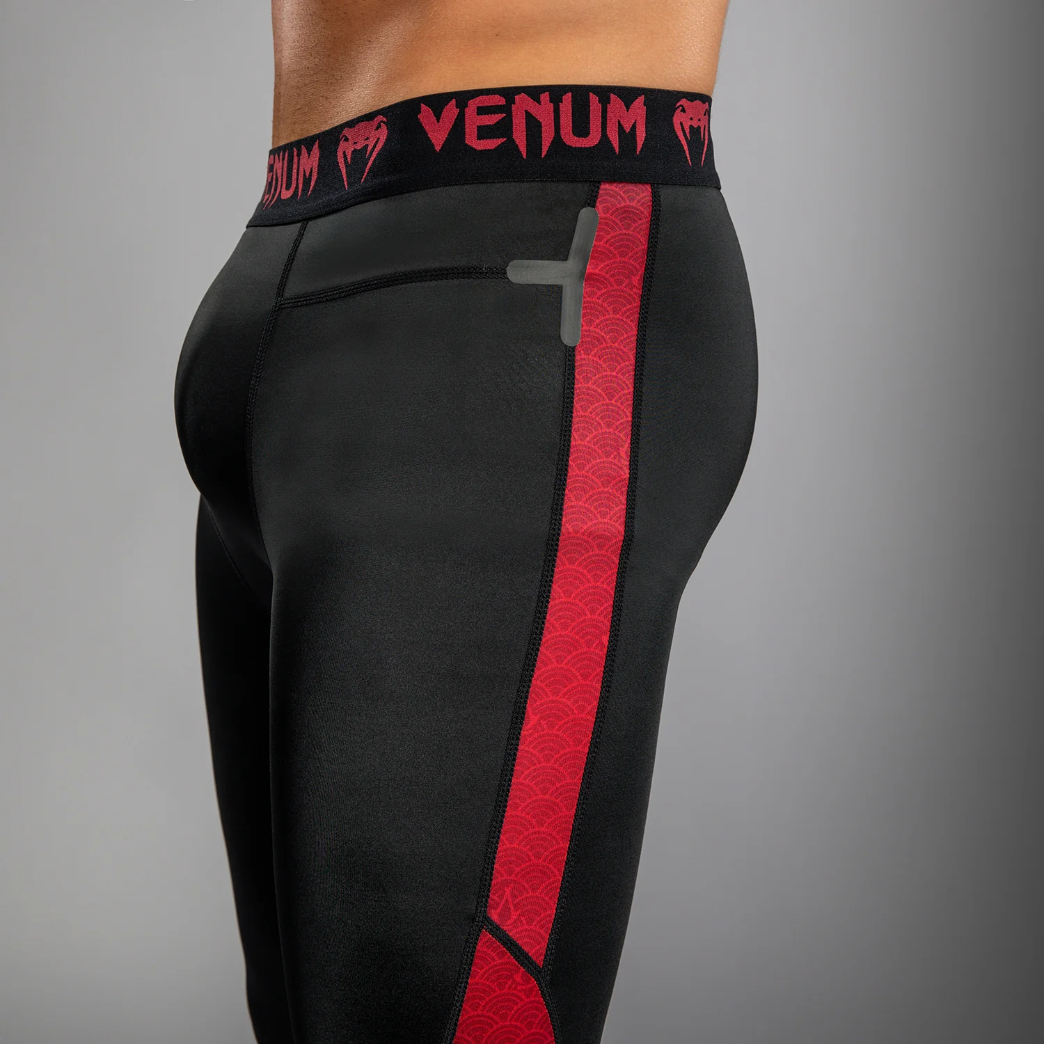 Venum x Assassin’s Creed Shadows Men’s Spats - Burgundy/Black - Image 5