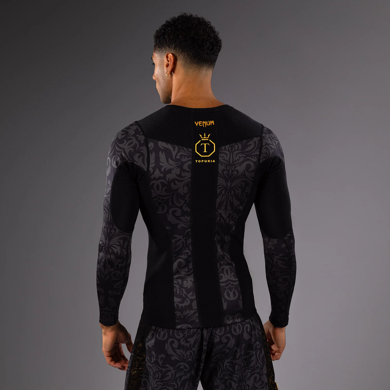 Venum x Topuria Unmatched Edition Long Sleeve Rashguard - Black/Gold - Image 4