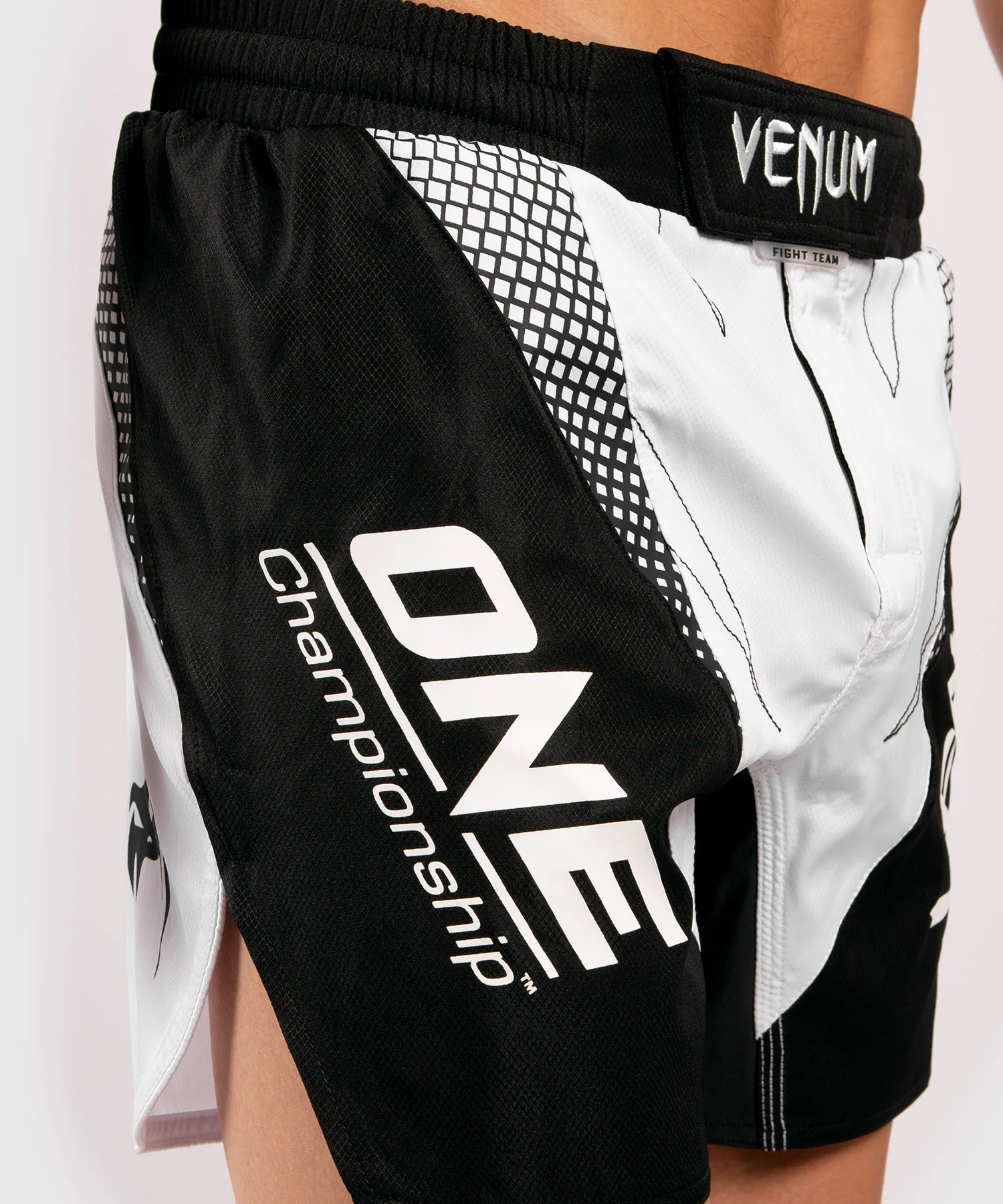 Venum x ONE FC Fightshorts - White/Black - Image 7