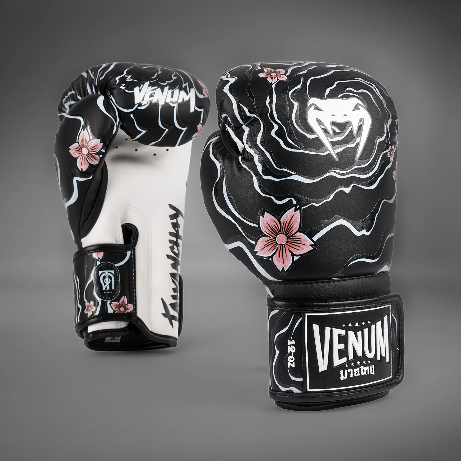 Venum X Tawanchay Boxing gloves Black/White - Image 2
