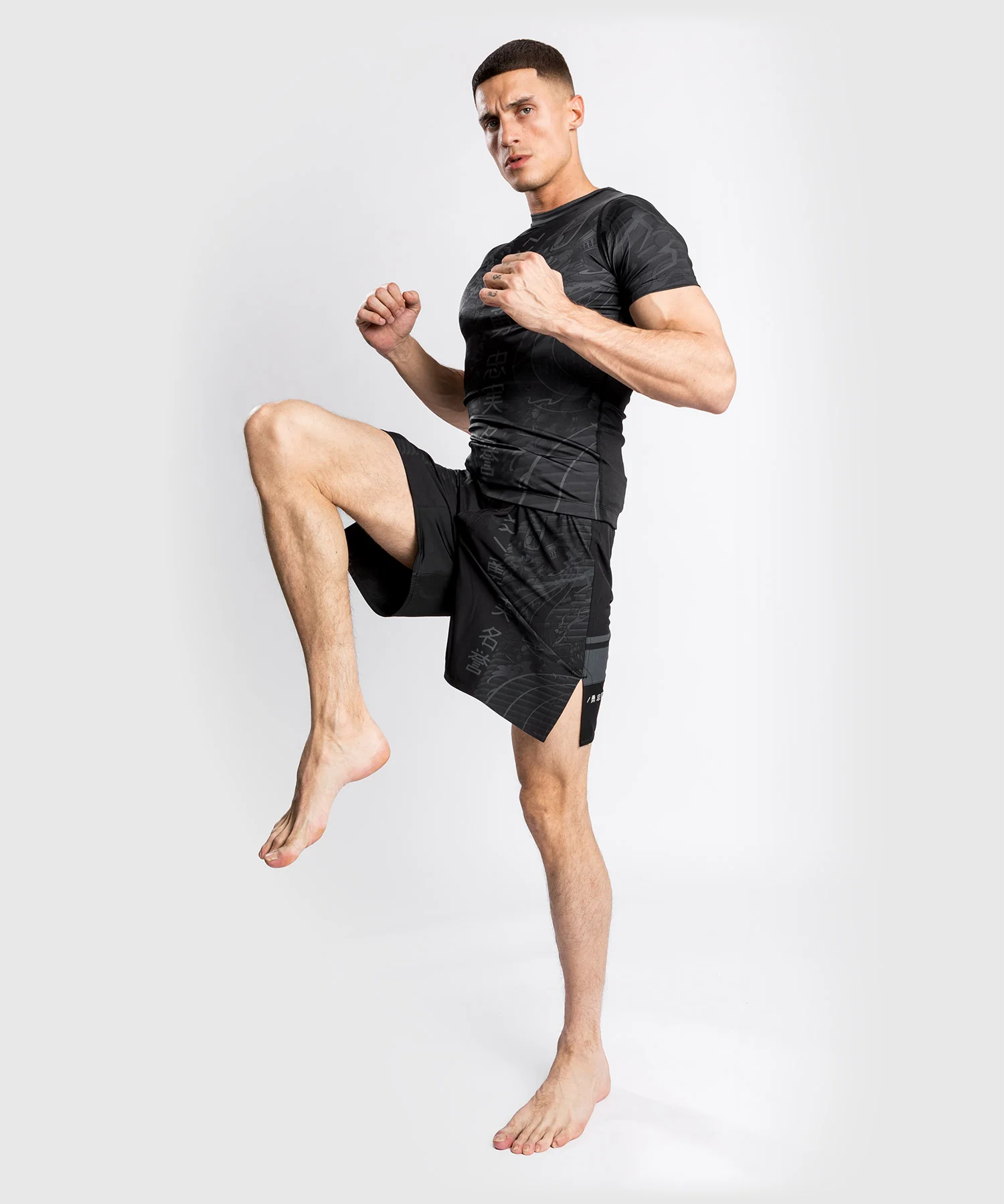 Venum YKZ21 Fightshorts – Black/Black - Image 2